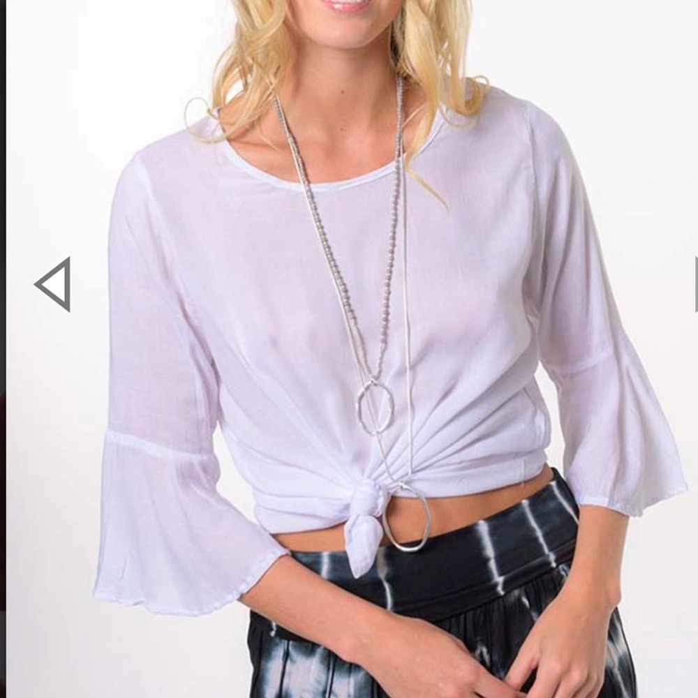 Cienna NWT Lil Top - White 3/4 skeeves Size Medium